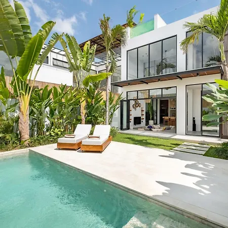 Villa Aquamarine Tanah Barak
